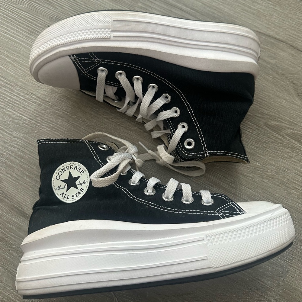 Women’s black Hightop Platform Converse Size 6